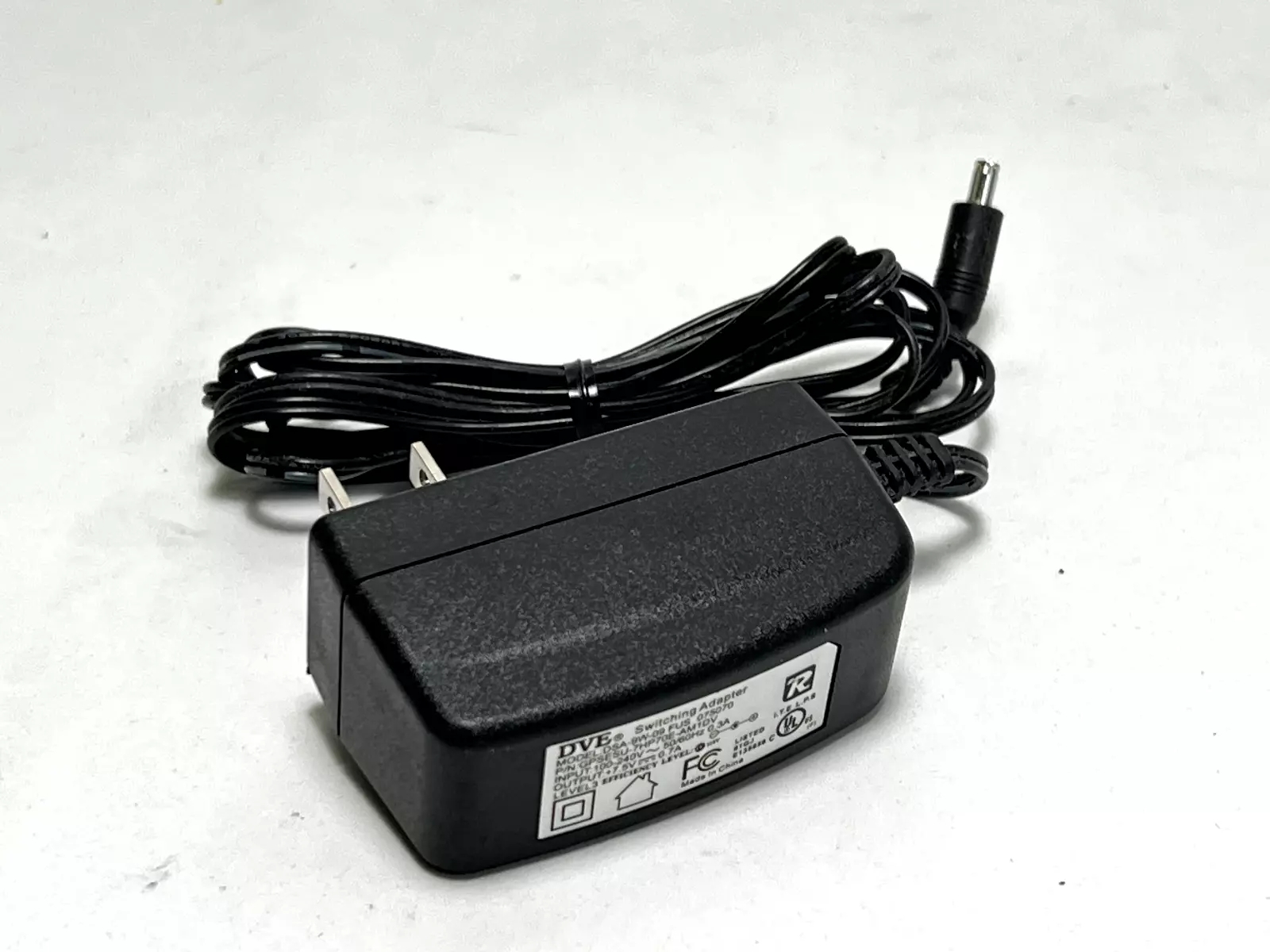 *Brand NEW*Genuine +7.5V 0.7A 5.25W DVE Switching Adapter Model DSA-9W-09 FUS 075070 Power Supply